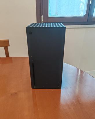 Xbox Series X con giochi 