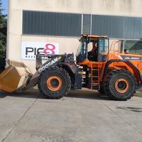 Pala gommata Doosan DL550-5