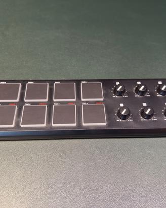 Akai LPD8 controller MIDI USB con scatola e cavo