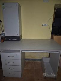 Scrivania con mobiletto 
