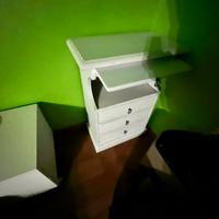 Mobiletto con lampada