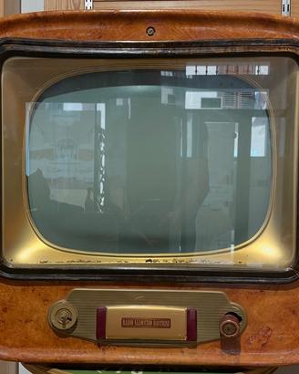 Televisore vintage della marca Allocchio Bacchini