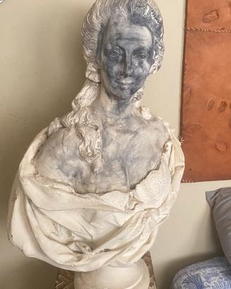 Statua