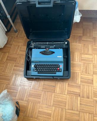 Macchina da scrivere antica anni 60-70
