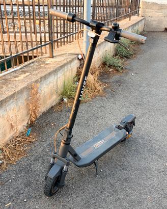 monopattinoNAVEE GT3 MAX 