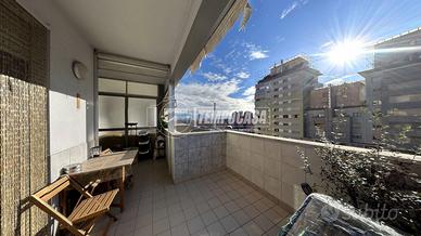 AMPIO TRILOCALE CON TERRAZINO