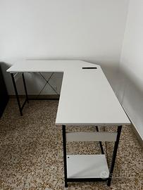 Scrivania angolare bianca e nera