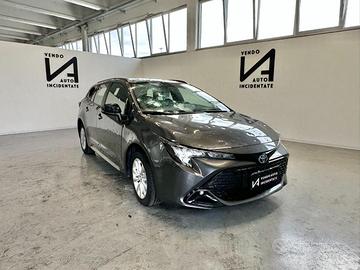 TOYOTA Corolla ACTIVE 1.8 HYBRID TOURING SPORTS