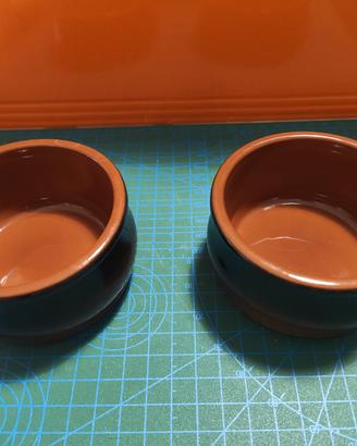 due ciotole in terracotta 