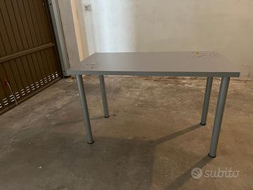 Scrivania / Tavolo