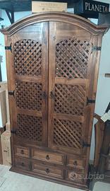 Mobile in legno da cantina