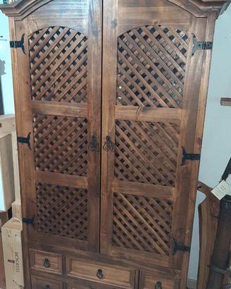 Mobile in legno da cantina
