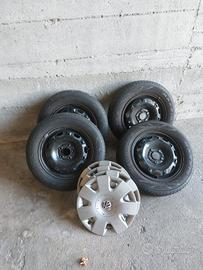 Cerchi in ferro con copri cerchio