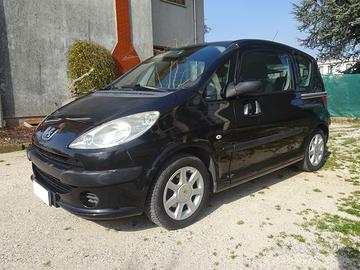 PEUGEOT 1007 UNICO PROPRIETARIO NEOPATENTATI