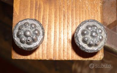 2 antiche vecchie maniglie a pomello in ferro pien