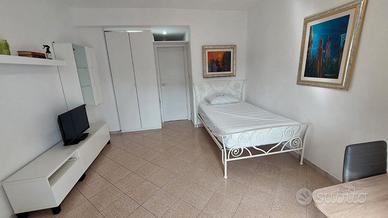 Camera studentessa universita'