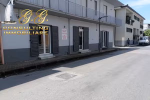 Locale/Ufficio 100 mq a Parete