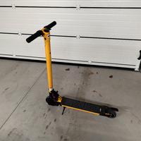 monopattino elettrico spillo