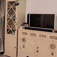 Vetrinetta e mobile shabby 
