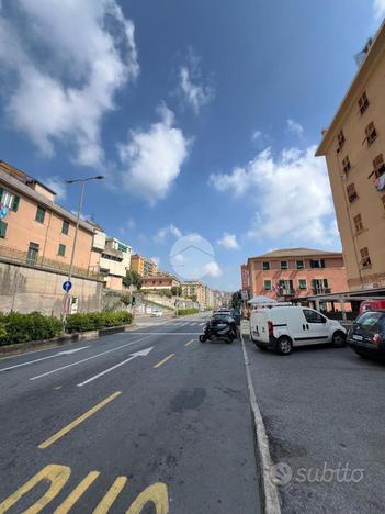 3 LOCALI A GENOVA