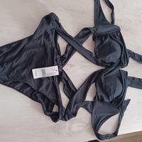 costume da bagno nero taglia 4 con cartellino