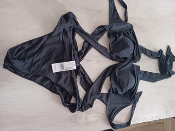 costume da bagno nero taglia 4 con cartellino
