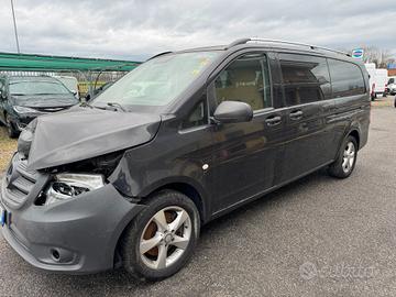 Mercedes Benz Vito 119 4x4 - LONG - MIXTO - INCIDE