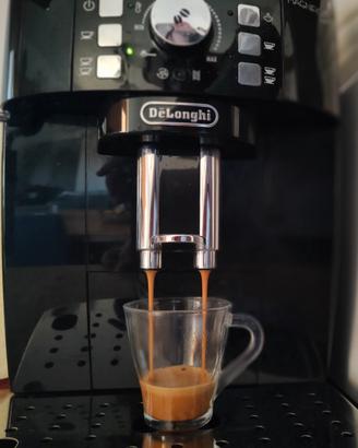 DeLonghi Magnifica S 