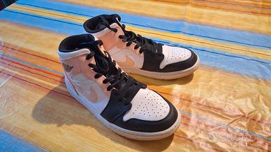 Air Jordan 1 Mid Arctic Orange Black Toe 42.5