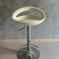 Sgabello design regolabile