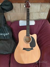 chitarra acustica 