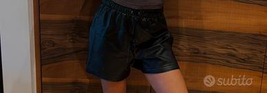 Pantaloncini in pelle