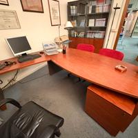 Scrivania da ufficio angolare