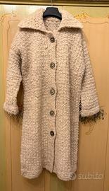Cappotto vintage in lana boucle’ fatto a mano