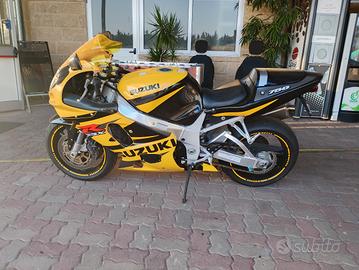 Suzuki GSX r 750