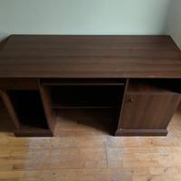 Scrivania in legno massiccio