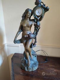 Lampada statua in terracotta finitura simil bronzo