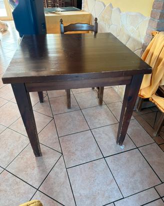 tavolo in legno  fatto a mano