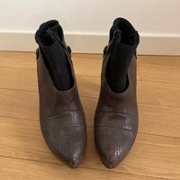 Stivaletto alla caviglia con tacco alto e plateau