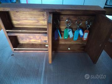 Cassettina in legno portachiavi