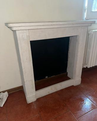 Cornice di Marmo chiaro per Camino