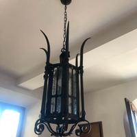 Lampadario in ferro battuto