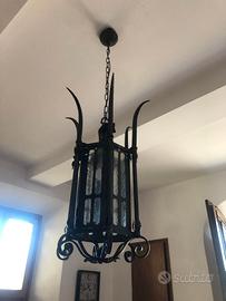 Lampadario in ferro battuto