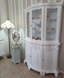 vetrina shabby 