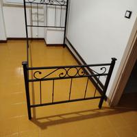 Struttura letto singolo e materasso