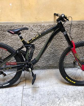 Bici da downhill taglia m