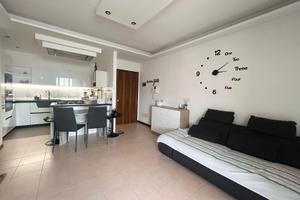 Ampio 3 camere con terrazzone