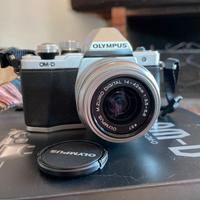 Olympus E-M10 Mark II 