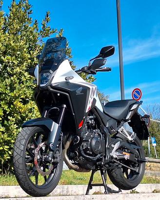 Honda NX500 con accessori e garanzia fino al 2030