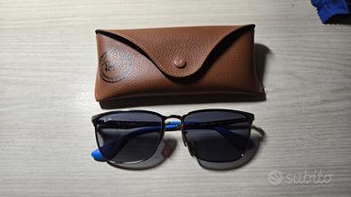 Occhiali da sole Rayban sfumati blu